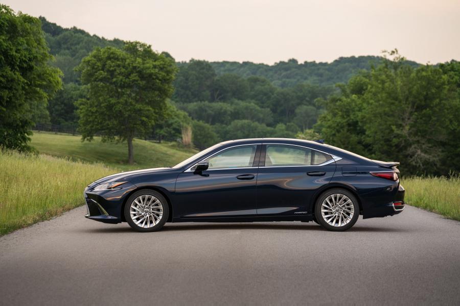  Lexus ES300h 2018 года  (NA) (фото 41 из 41)